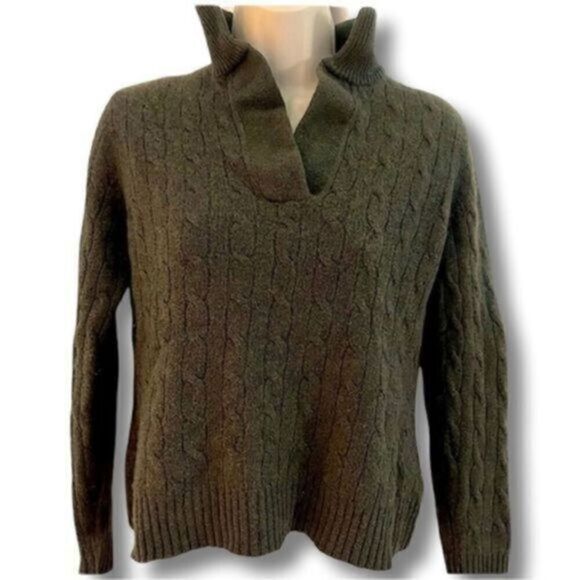 Olive green cable knit Cashmere Sweater. Size XS. - Picture 1 of 6